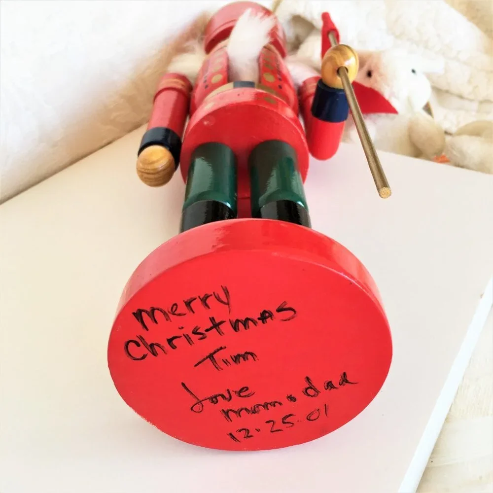 WOOD HOLIDAY NUTCRACKER